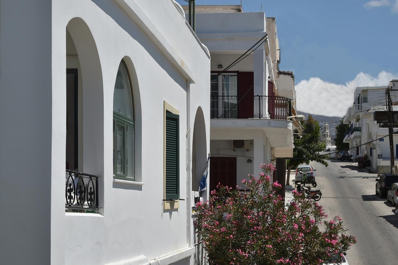 Hotel Πικροδάφνες Tínos Exterior foto